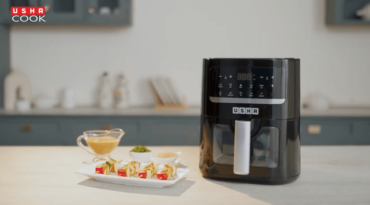 Air fryer with paneer skewers